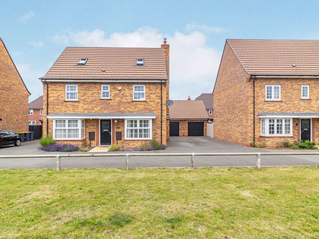5 bed detached house for sale in Oxford Blue Way, Stewartby, Bedford