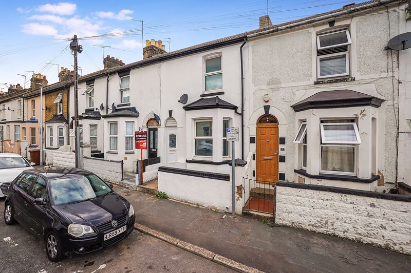 3 bed terraced house for sale in Shakespeare Road, Gillingham ME7, £