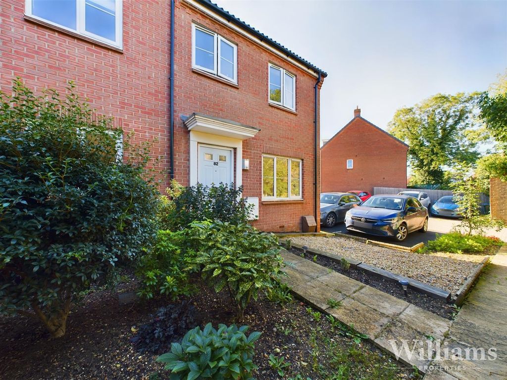 3 bed end terrace house for sale in Chappell Close, Aylesbury HP19, £