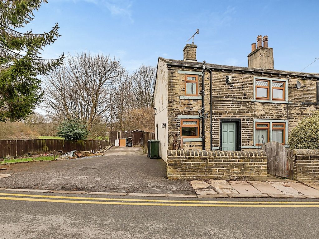 2 bed end terrace house for sale in Haycliffe Lane, Bradford BD5, £