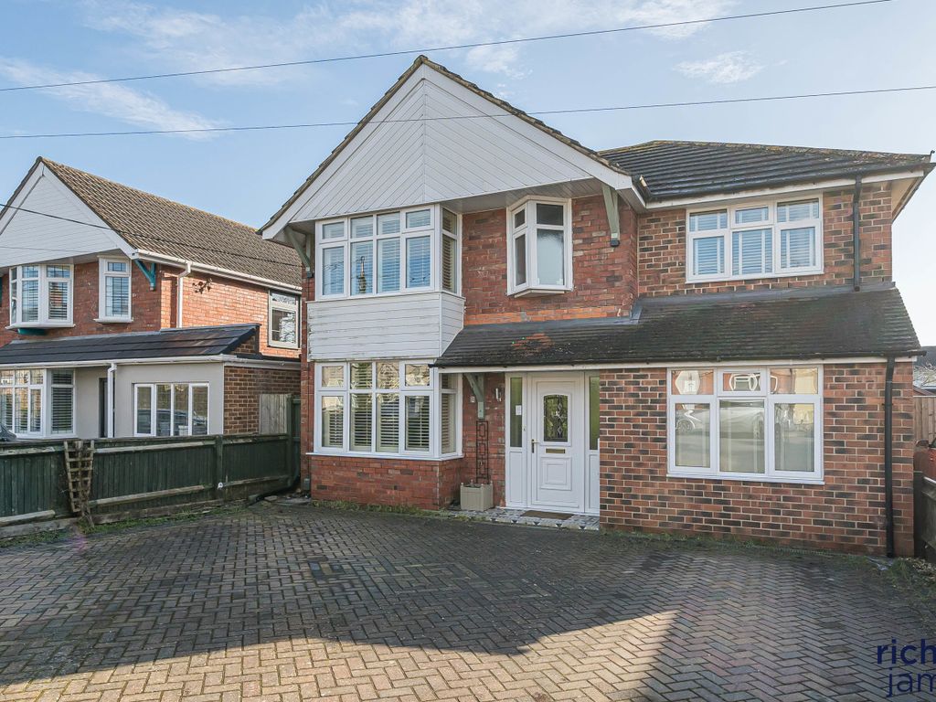 4 bed detached house for sale in Perrys Lane, Wroughton, Swindon, Wilts
