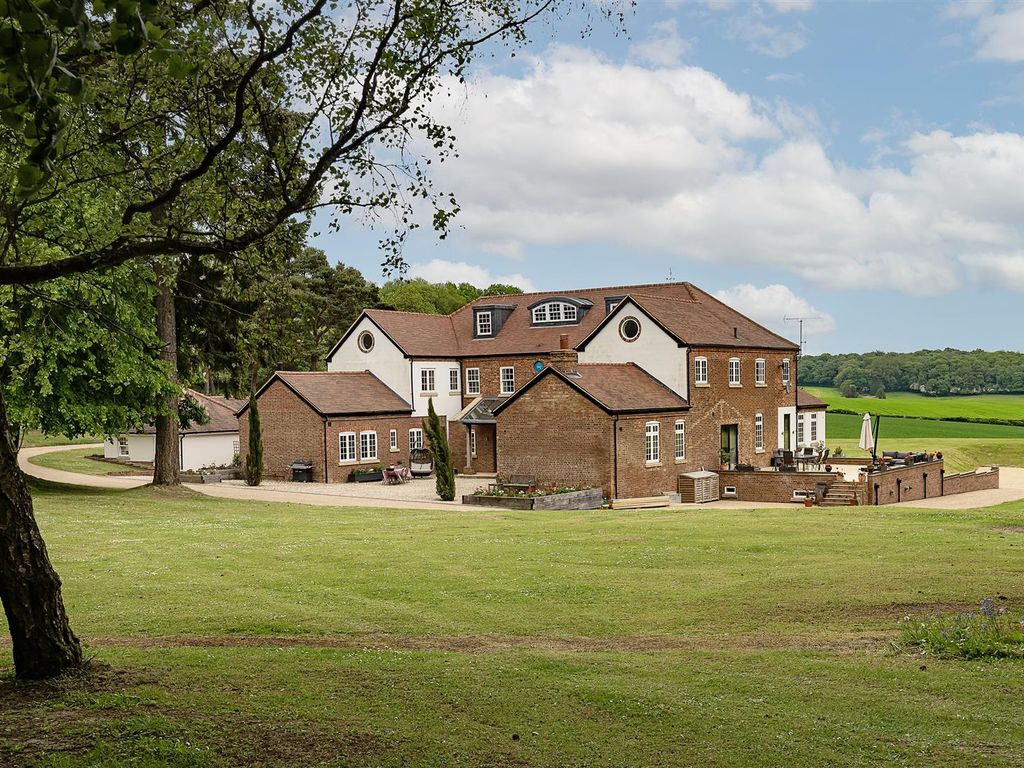 8 bed detached house for sale in Home Farm, Luton Road, Markyate AL3