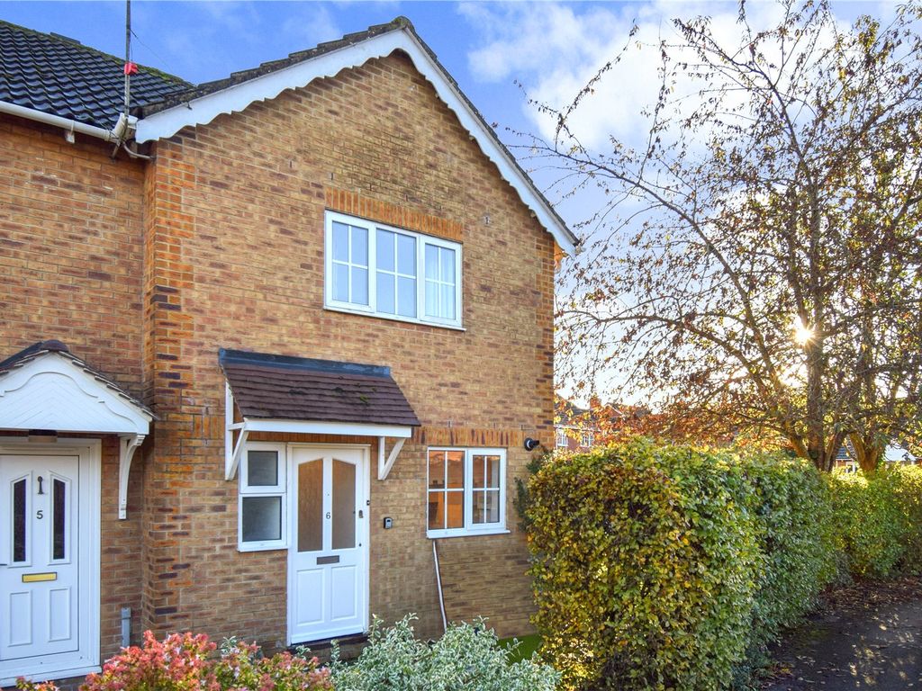 3 bed end terrace house to rent in Waterside Park, Devizes, Wiltshire