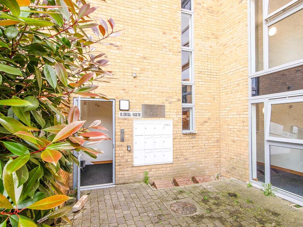 2 bed flat for sale in Arundel Square, Maidstone, Kent ME15 Zoopla