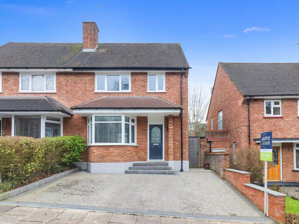 Farmers Close, Watford WD25  