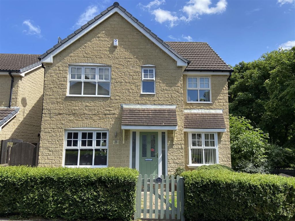 4 bed detached house for sale in Dunbottle Way, Mirfield WF14, £399,950 Zoopla
