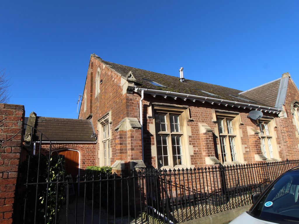 2 bed end terrace house to rent in Devonshire Street, Cheltenham GL50