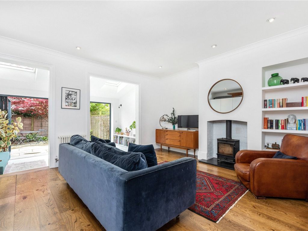 3 bed terraced house for sale in Hewitt Avenue, London N22 Zoopla