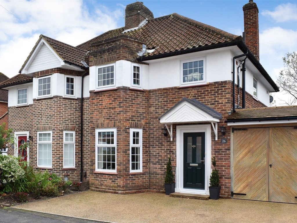 3 bed semidetached house for sale in Southmead Road, Aldershot