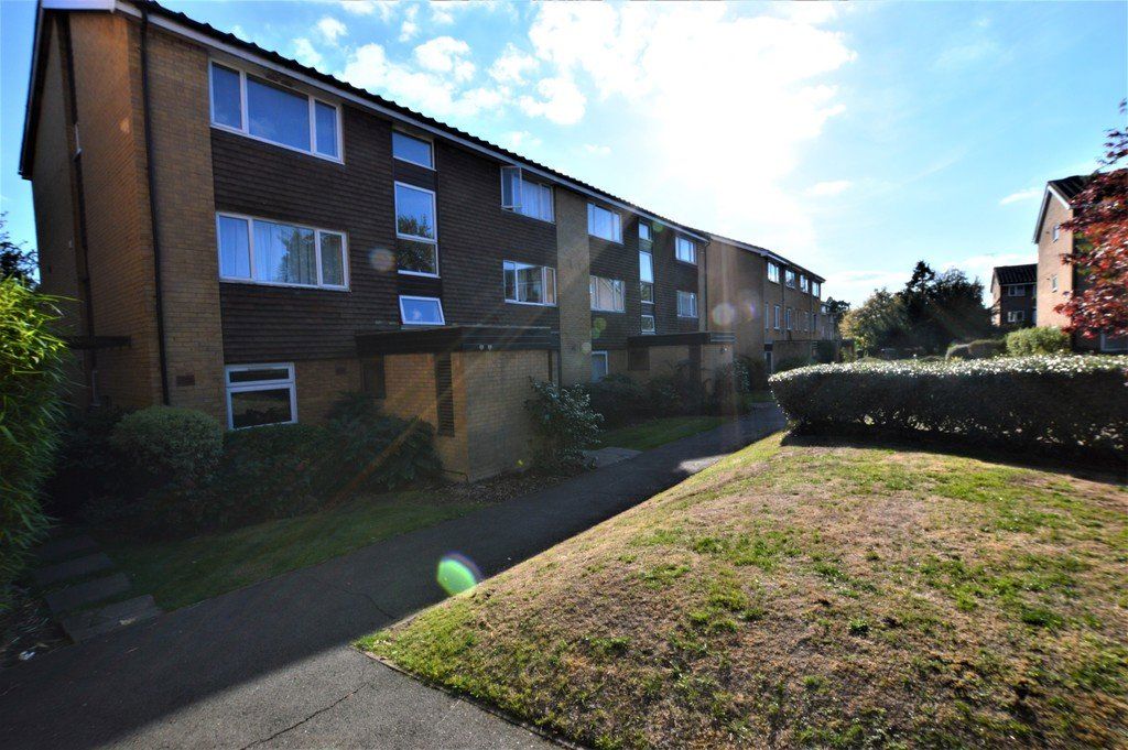 Green Acres, Croydon CR0  