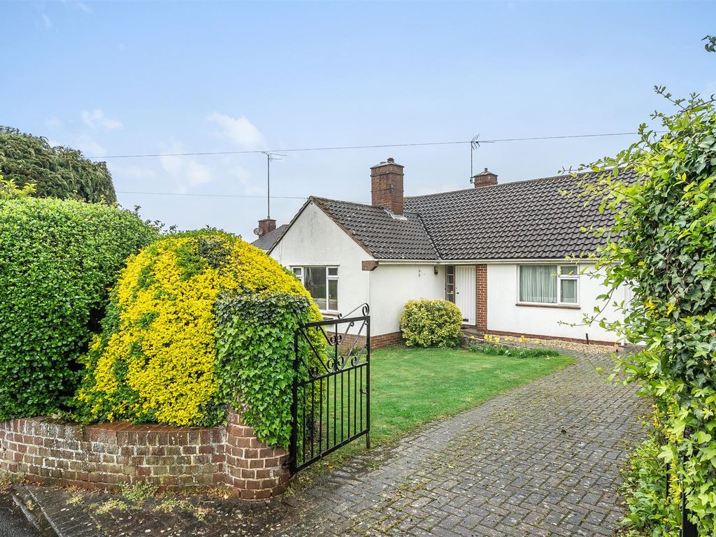 2 bed detached bungalow for sale in Manor Drive, Taunton TA1 Zoopla
