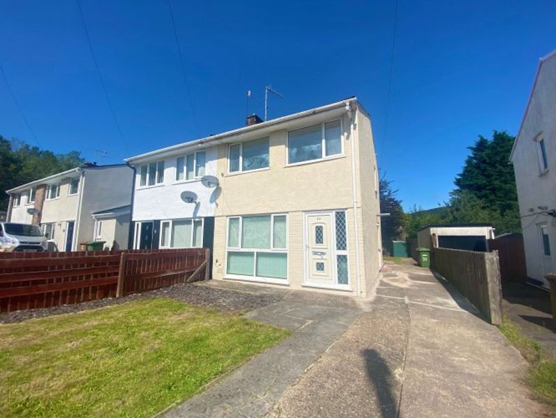 2 bed semidetached house for sale in Garden Close, Llanbradach