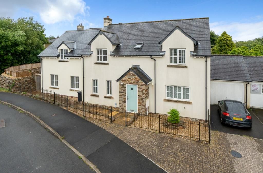 6 bed linkdetached house for sale in Boconnoc Avenue, Callington, Cornwall PL17 Zoopla