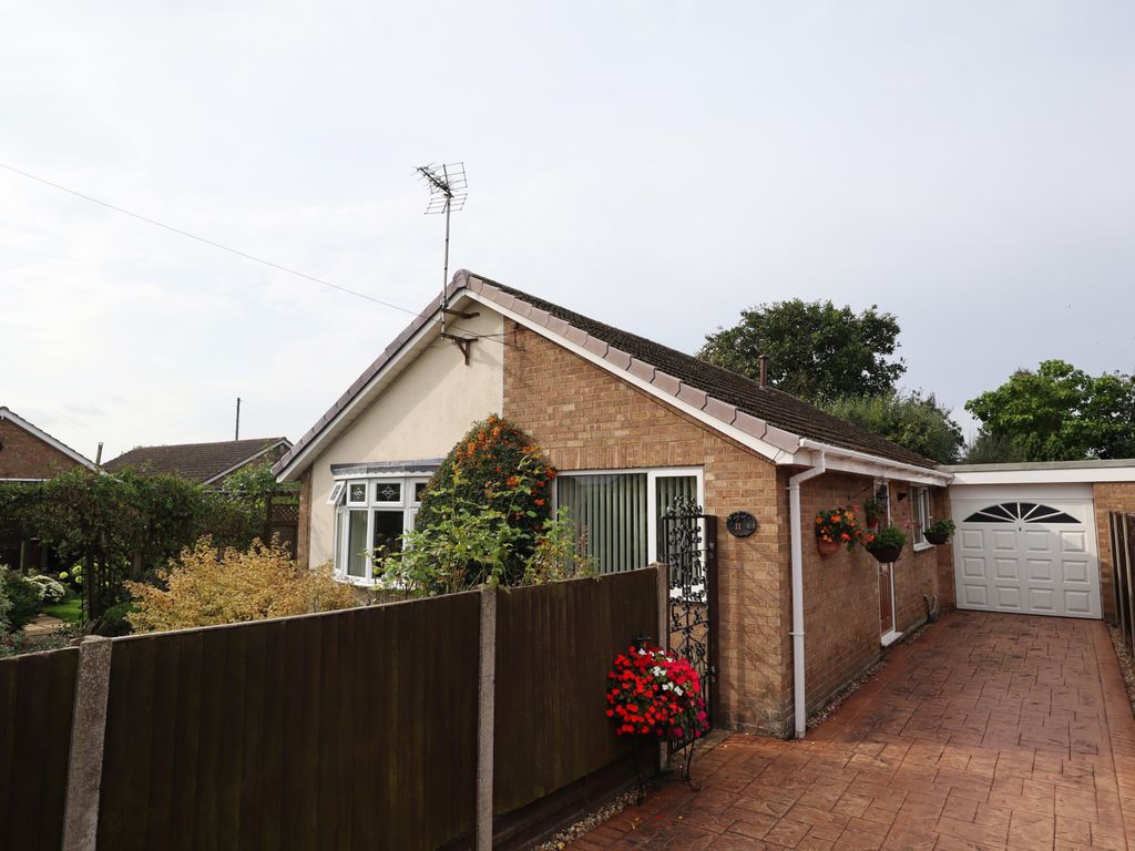3 bed detached bungalow for sale in Eastfield, Sturton By Stow LN1, £