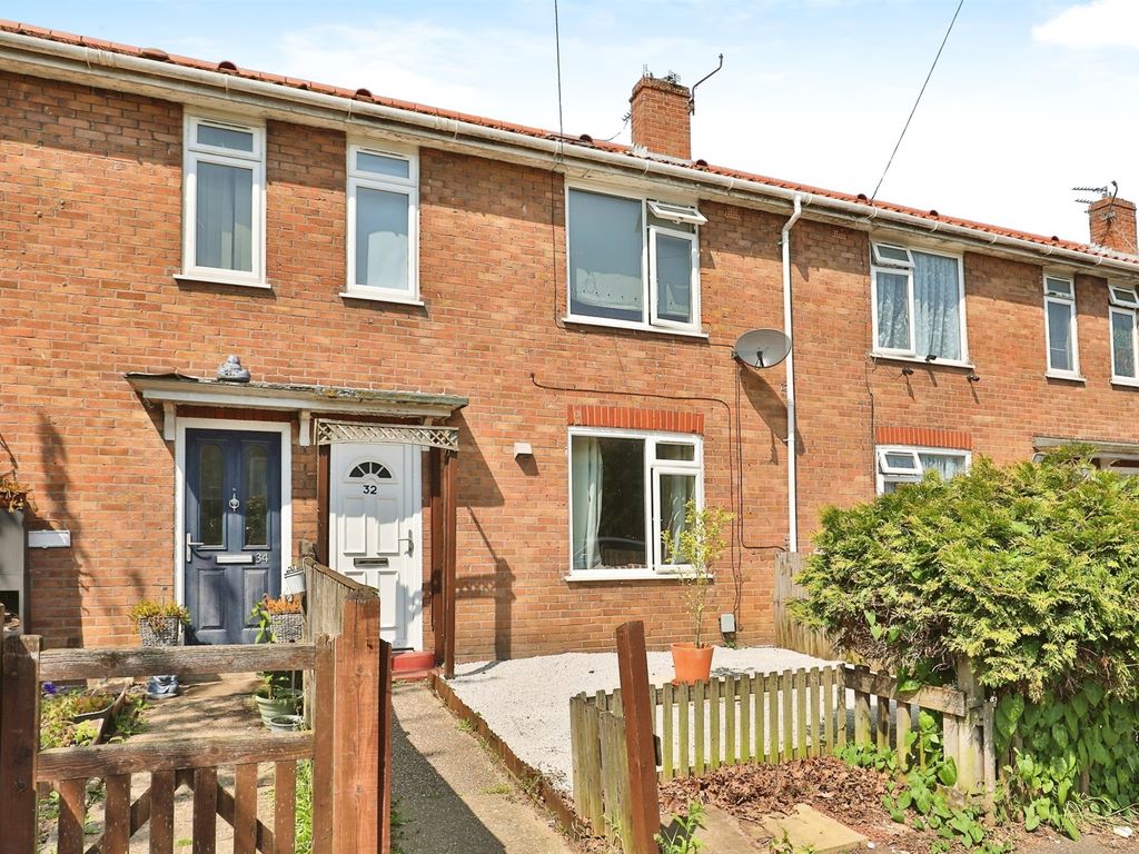 3 bed terraced house for sale in Stevenson Road, Norwich NR5, £190,000