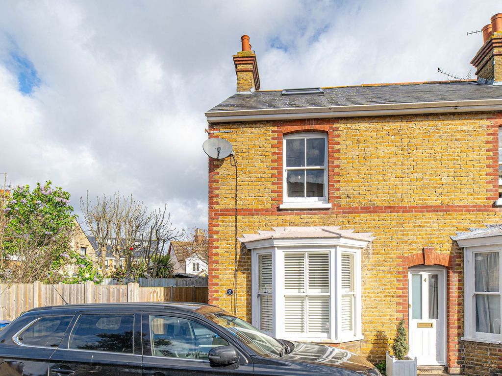 3 bed end terrace house for sale in Kent Street, Whitstable CT5, £