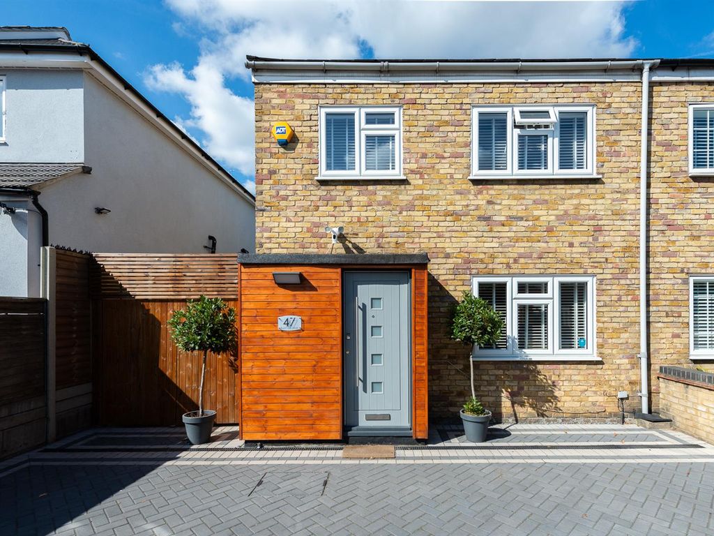 3 bed semidetached house for sale in Burnt Ash Lane, Bromley BR1, £
