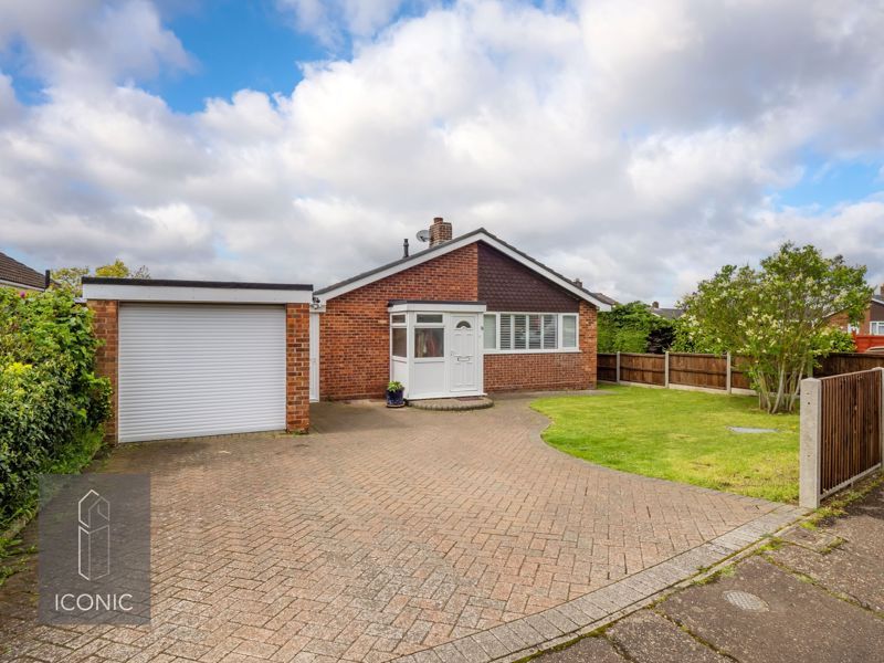 3 bed detached bungalow for sale in Arundel Road, Wymondham, Norfolk