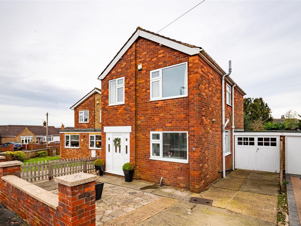 3 bed detached house for sale in Eastfield Road, Messingham, Scunthorpe