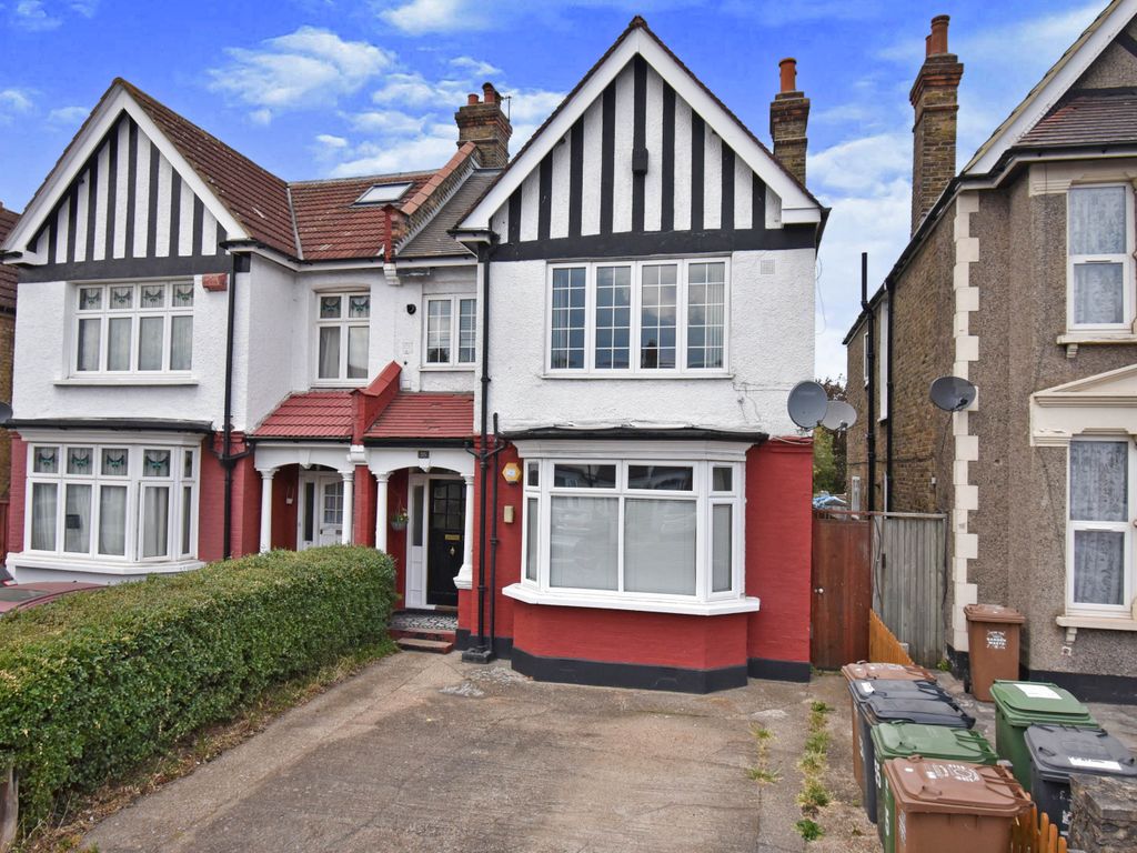 2 bed flat for sale in Bellingham Road, London SE6 Zoopla
