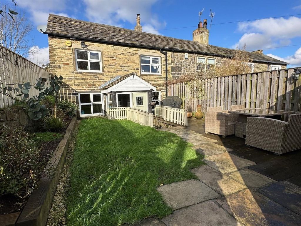 3 bed cottage for sale in Windhill Old Road, Bradford BD10, £350,000