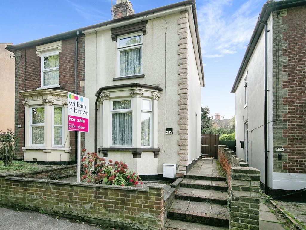 3 bed semidetached house for sale in Spring Road, Ipswich IP4, £