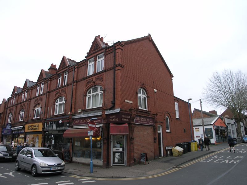 2 bed flat to rent in Market Street, Stourbridge DY8, £625 pcm Zoopla