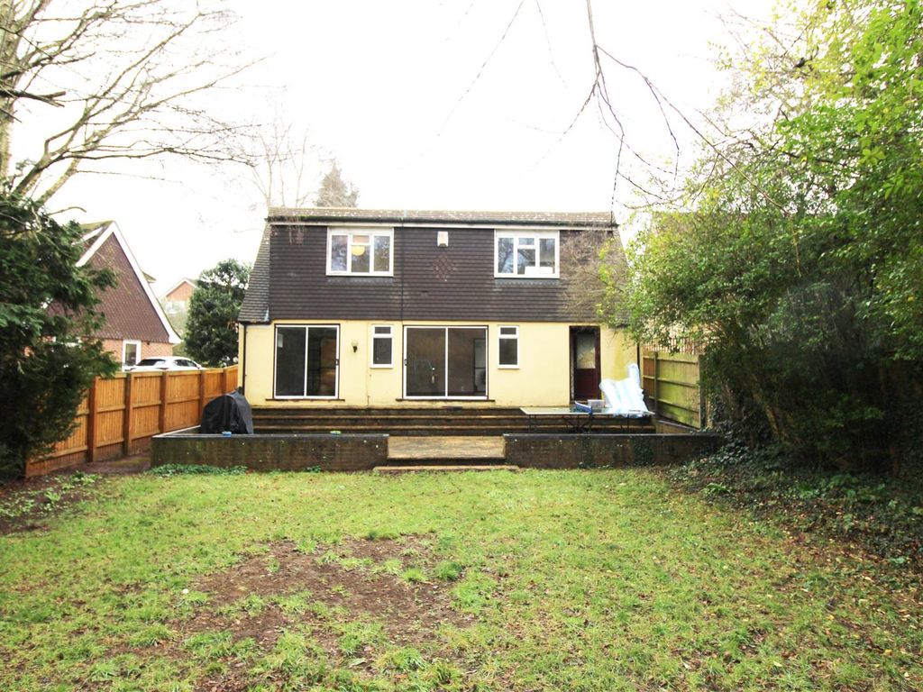 6 bed detached house to rent in Micklands Road, Caversham, Reading RG4