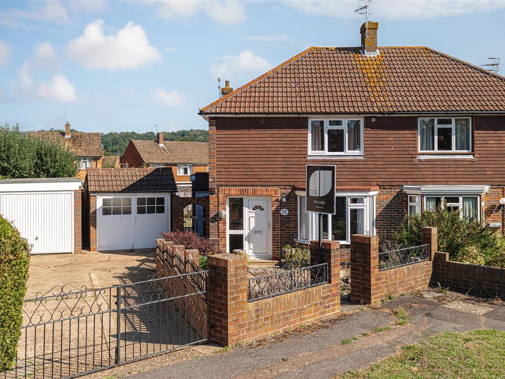 3 bed semidetached house for sale in Weald Way, Reigate RH2, £525,000
