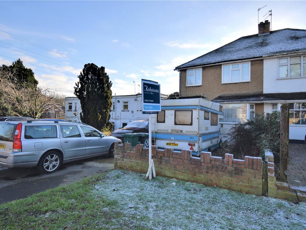 3 bed semidetached house for sale in Bucknalls Lane, Watford