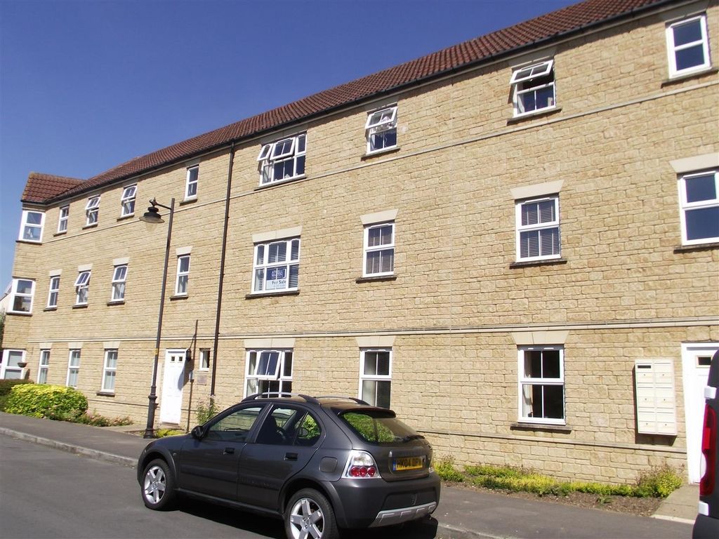 2 bed flat to rent in Buzzard Road, Calne SN11 Zoopla