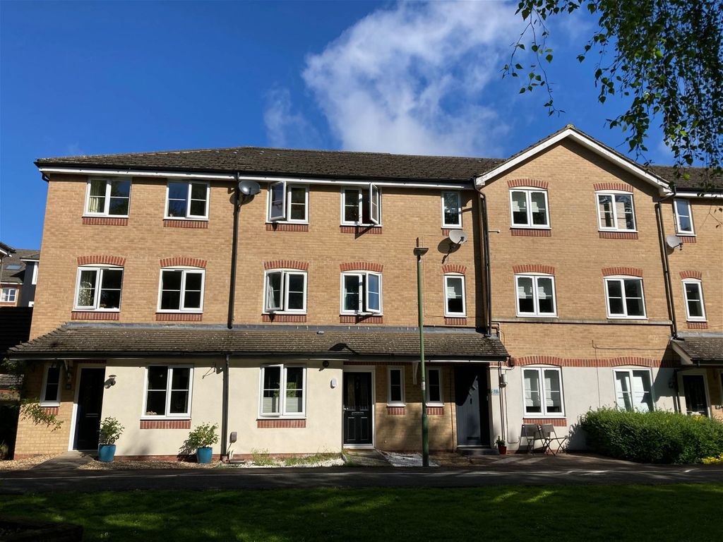 4 bed town house for sale in Stephenson Wharf, Apsley Lock, Hemel
