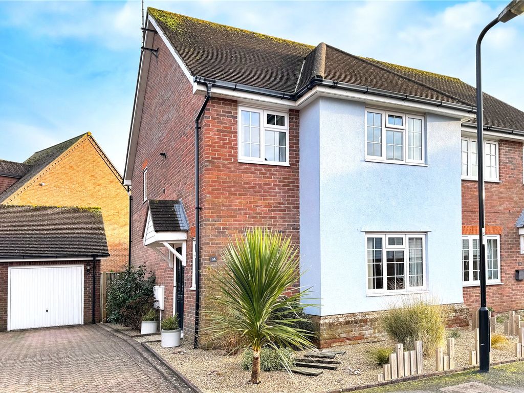 3 bed semidetached house for sale in Oakwood Drive, Angmering, West