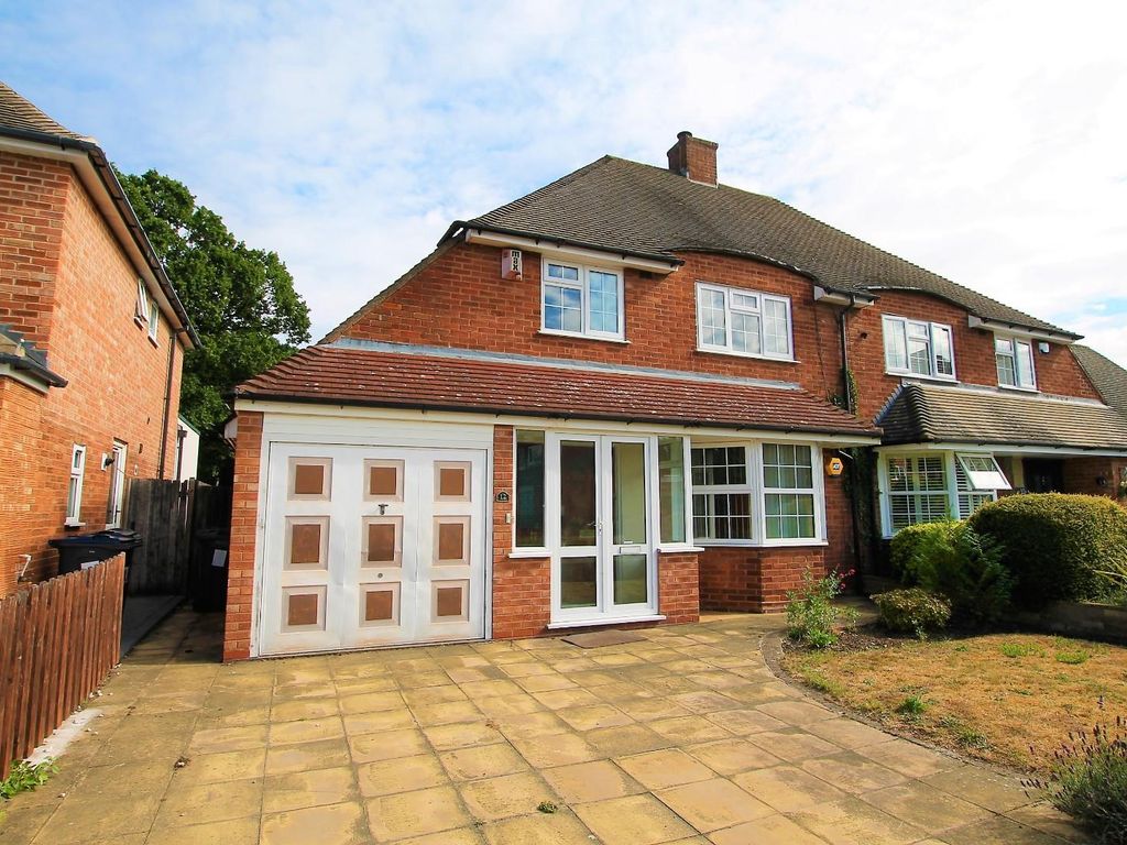 3 bed semidetached house for sale in Rectory Park Close, Sutton