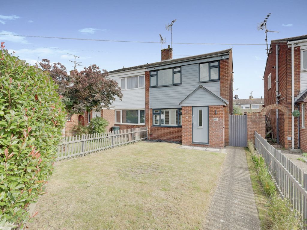 3 bed semidetached house for sale in Conway Avenue, SouthendOnSea