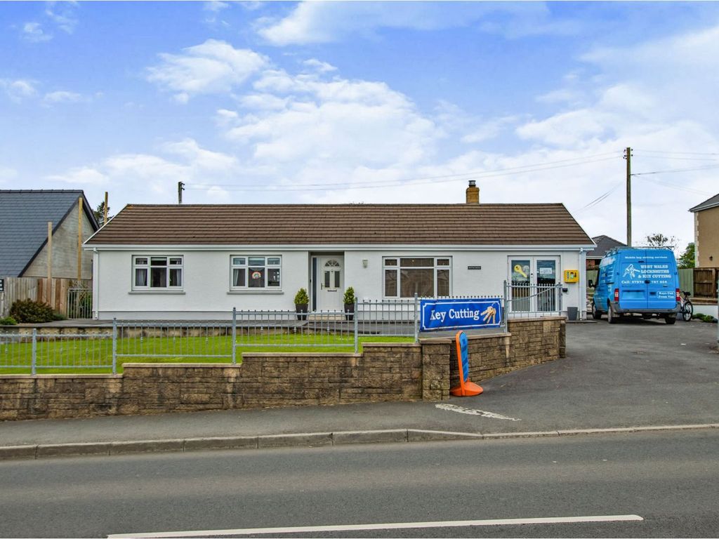 3 bed detached bungalow for sale in Rhos, Llandysul SA44 Zoopla