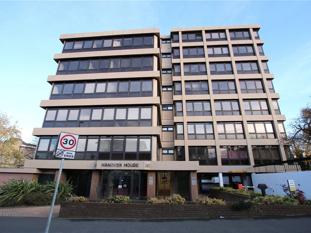 1 bed flat to rent in Hanover House, 202 Kings Road, Reading, Berkshire