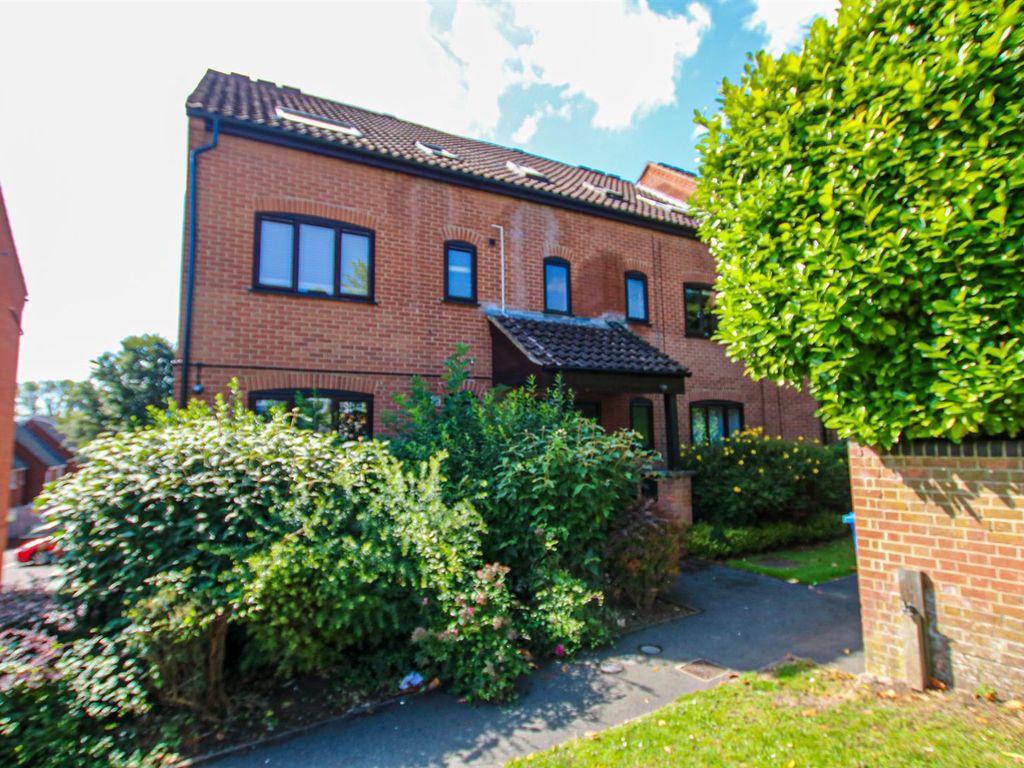 2 bed flat for sale in Roseville Close, Norwich NR1, £115,000 Zoopla