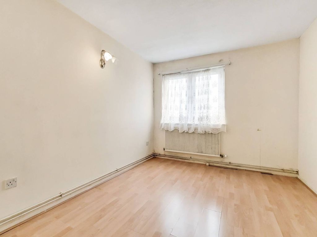 Portland Street, Walworth, London SE17