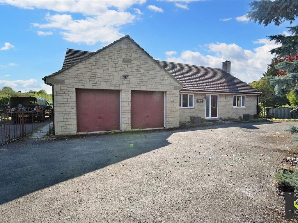 6 bed detached bungalow for sale in Bamfurlong Lane, Staverton