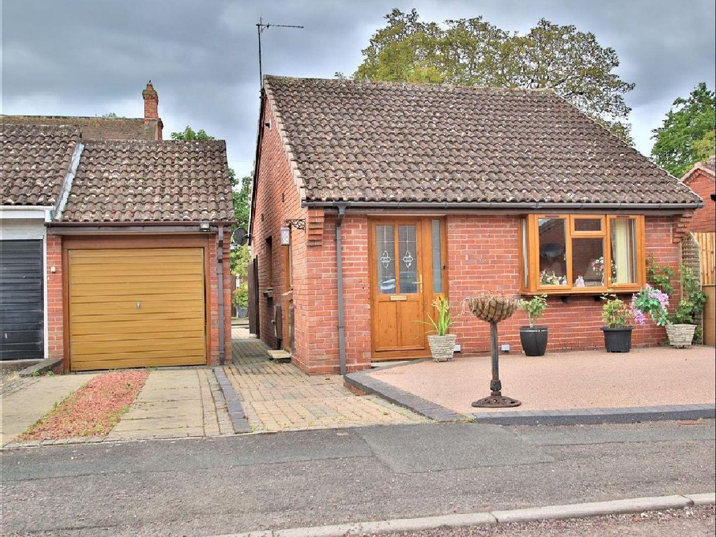 2 bed bungalow for sale in Bowler Road, Northway, Tewkesbury GL20 Zoopla