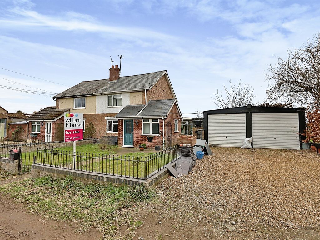 2 bed semidetached house for sale in Rayners Falgate, Caston