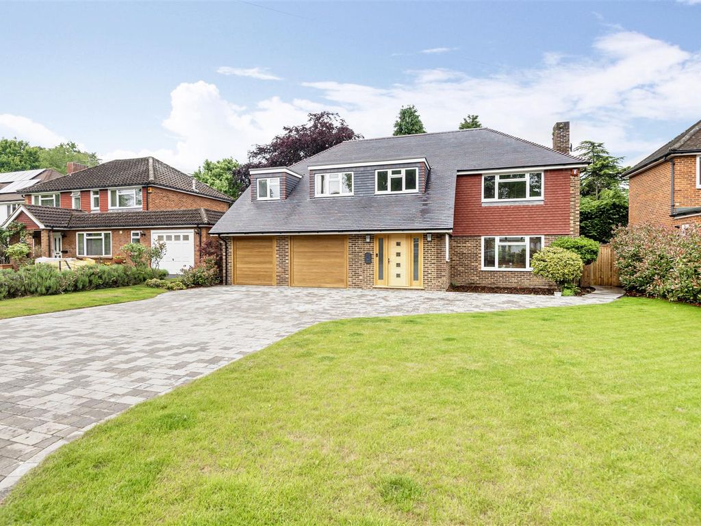 4 bed detached house for sale in Hacketts Lane, Pyrford, Woking GU22