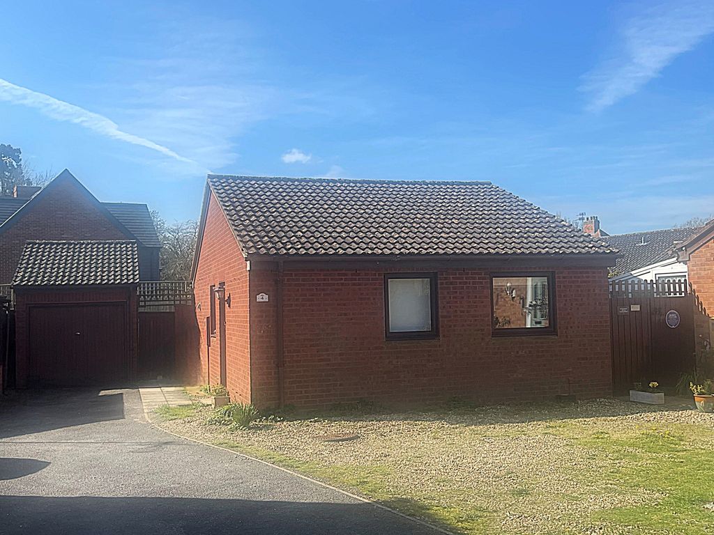 2 bed semidetached bungalow for sale in Church View, Steeple Claydon