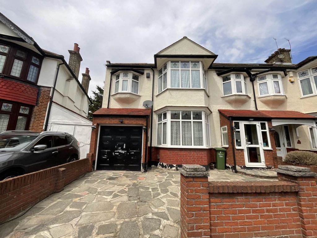 1 bed flat to rent in Cavendish Gardens, Barking, Essex IG11 Zoopla