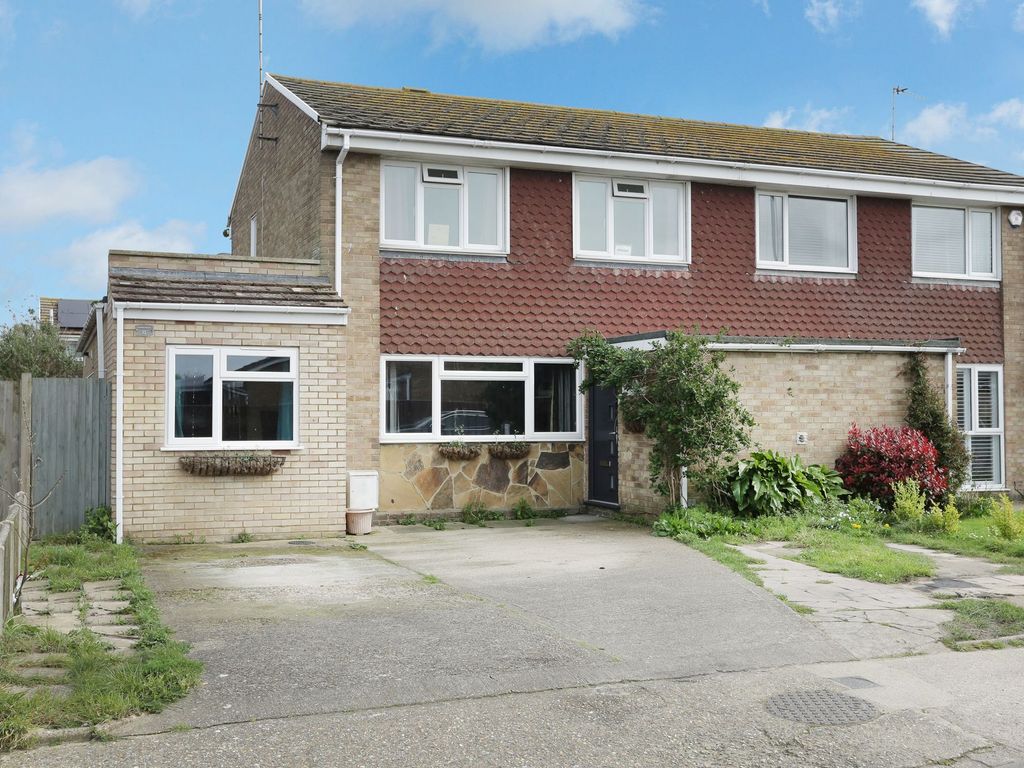 4 bed semidetached house for sale in Eastchurch Road, Cliftonville CT9