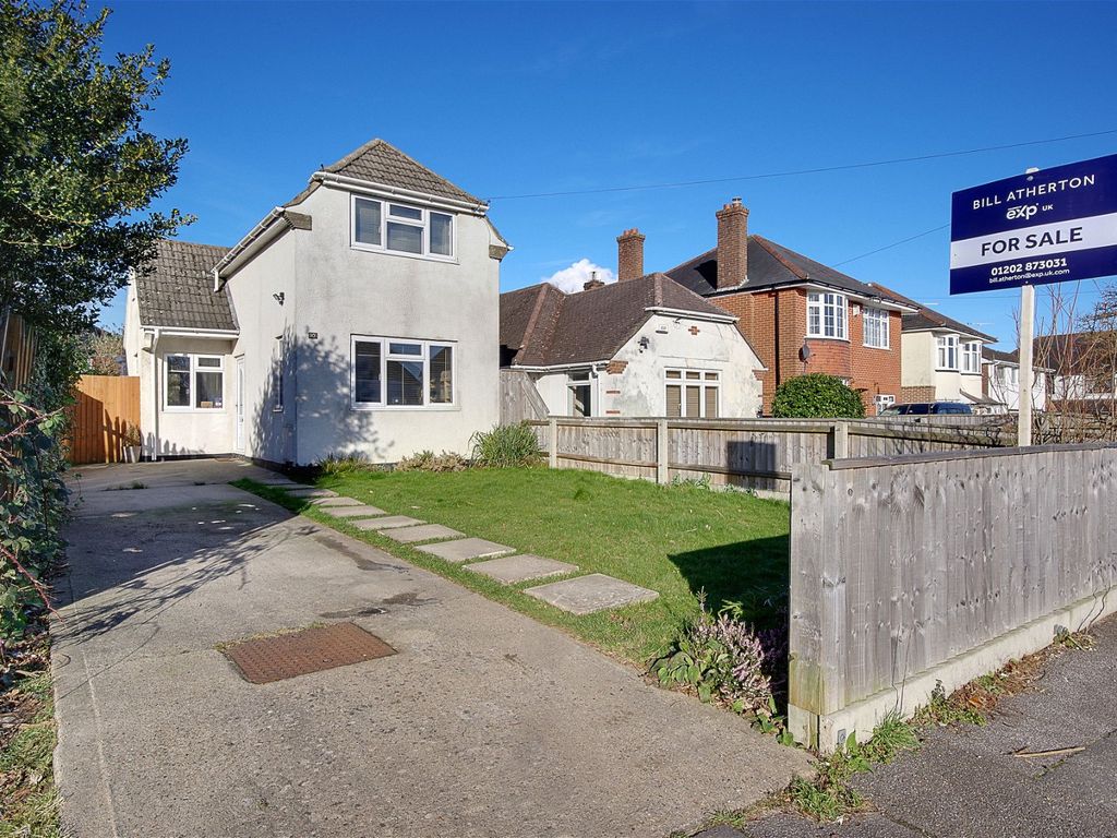 2 bed detached house for sale in Kinson Park Road, Bournemouth BH10, £