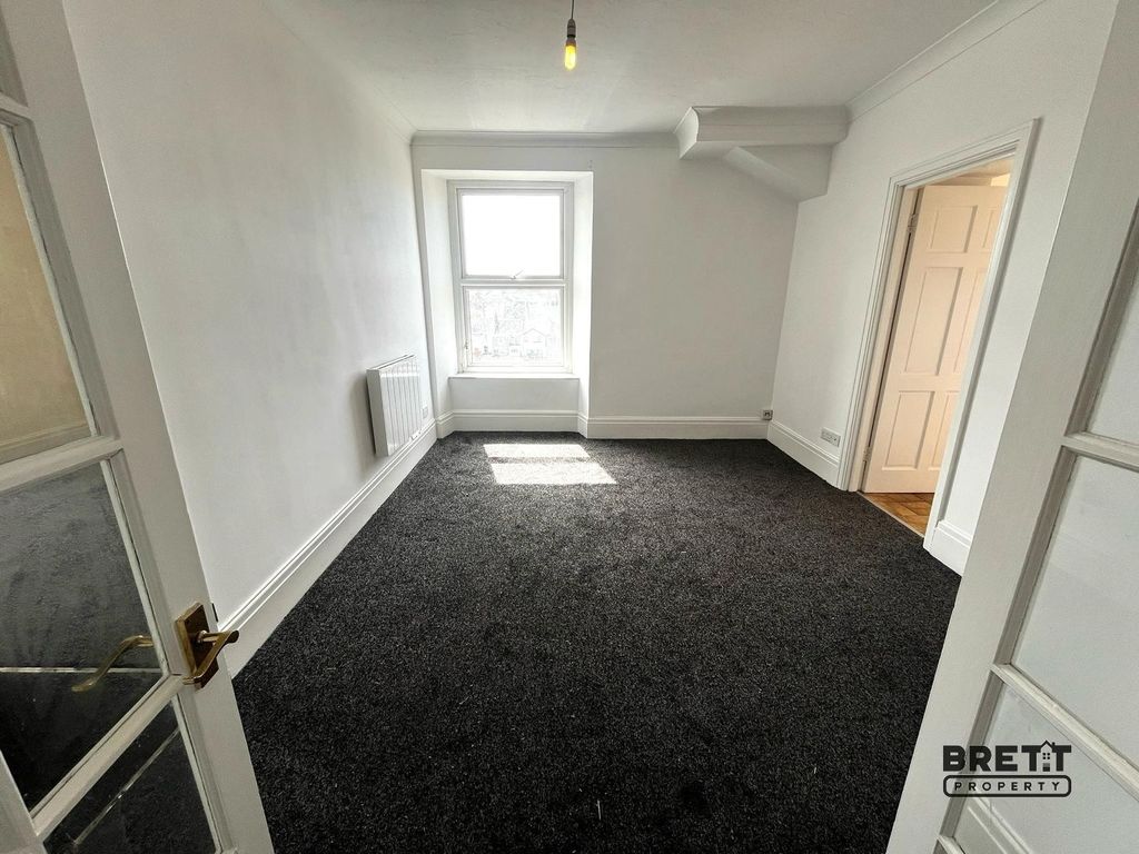 2 bed flat to rent in Flat 4 Hilton Flats, Warren Street, Tenby
