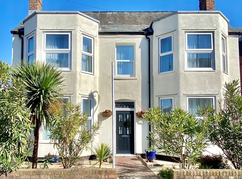 4 bed detached house for sale in Gosport Street, Lymington SO41, £