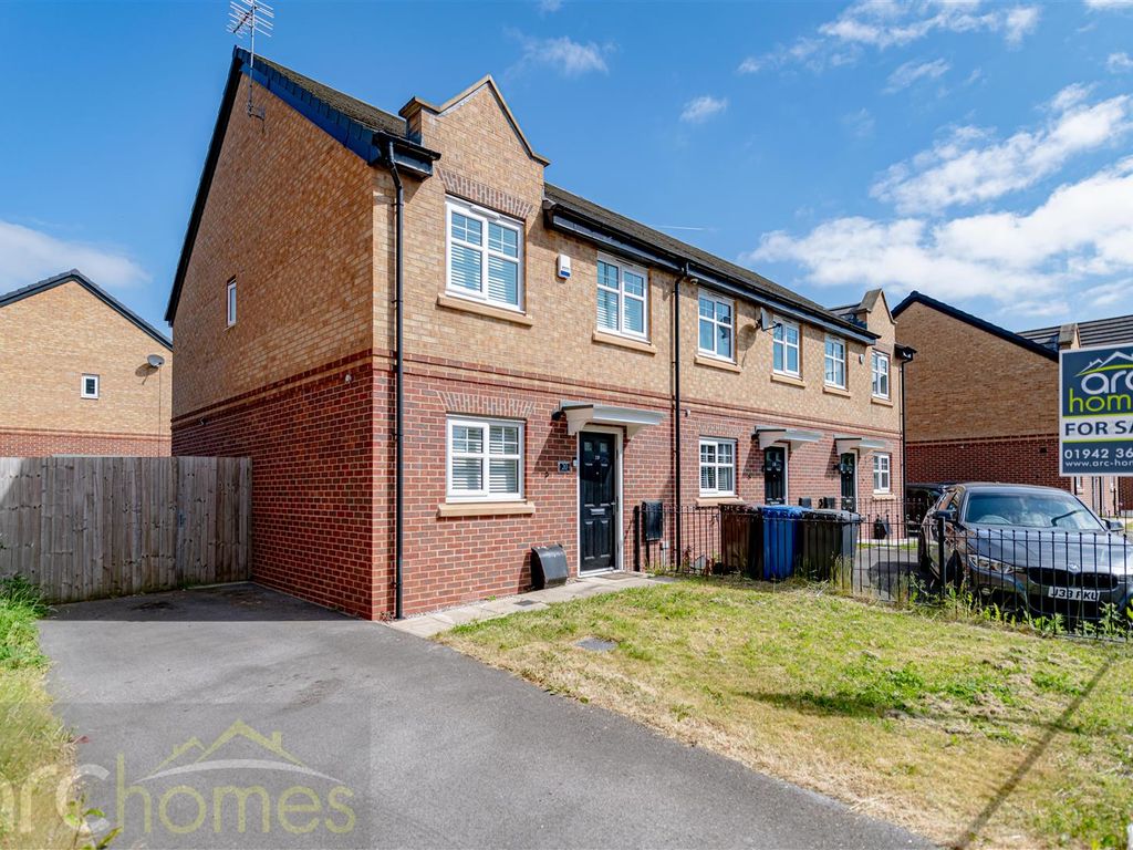 3 bed property for sale in Gibfield Park Avenue, Atherton, Manchester M46 Zoopla